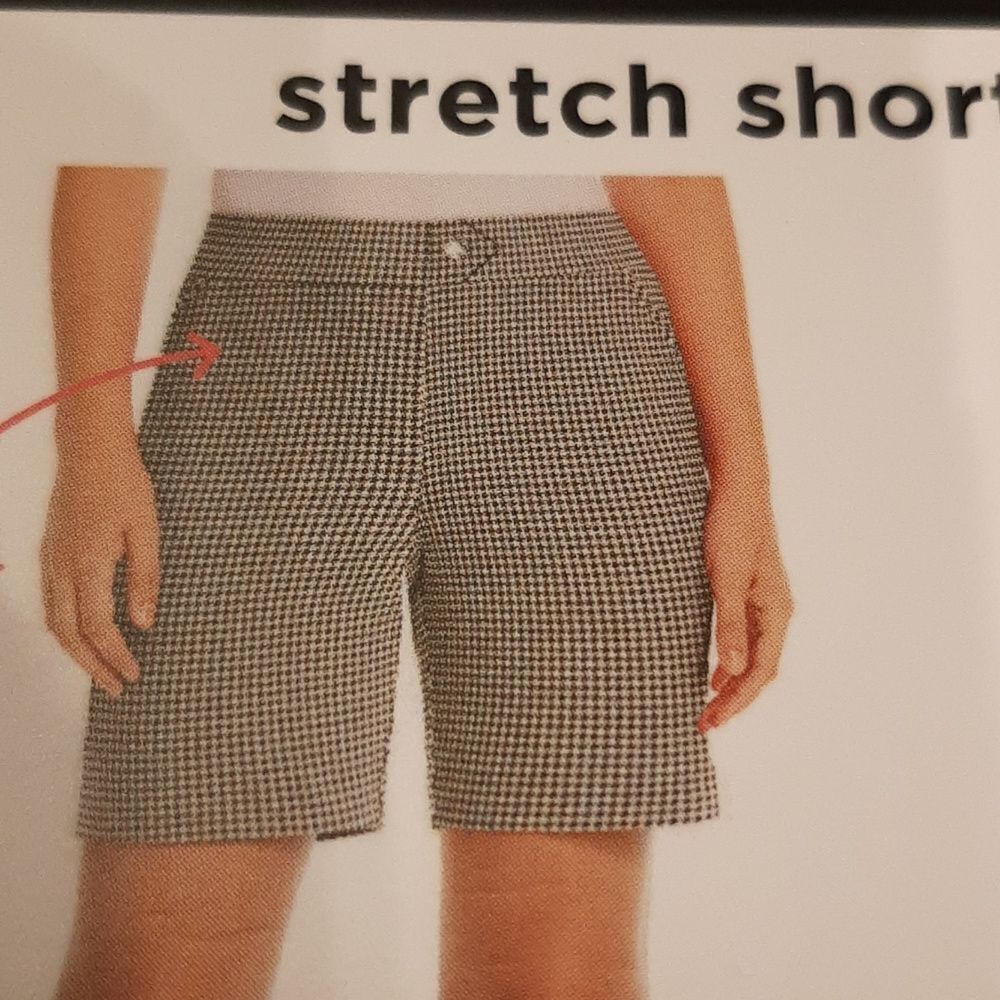 Rafaella Black Houndstooth Stretch Shorts Size 4 NWT